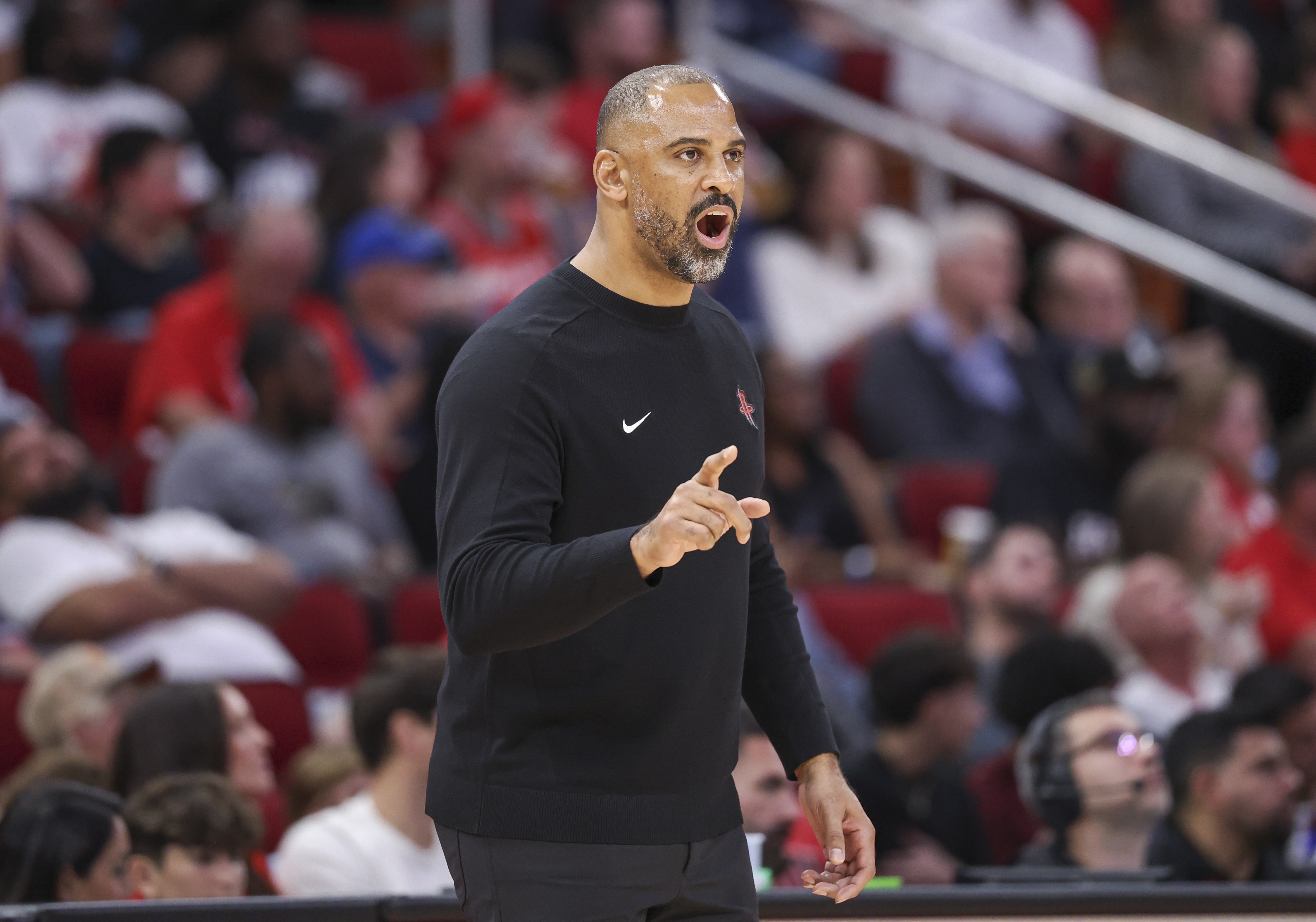 集结日体能课后；达拉斯独行侠防线松动备战全明星赛；质疑声仍在；团队化学反应显著的简单介绍